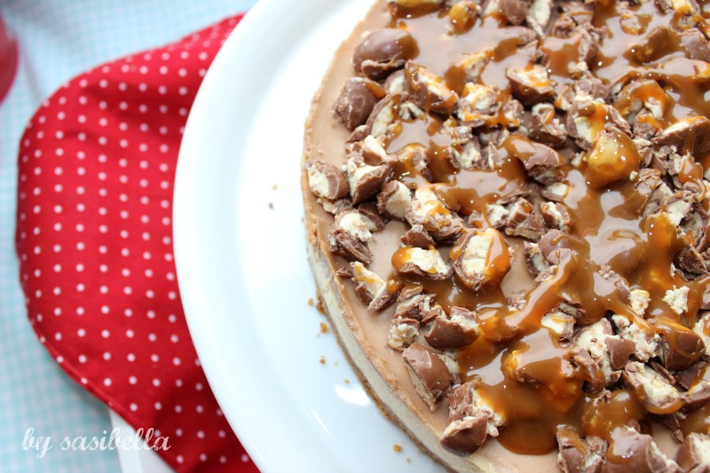 Karamel-Schokoladen Cheesecake mit Schokobons