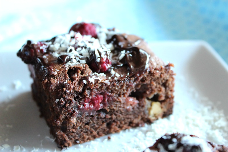 Himbeer Brownies mit weißer Schokolade - Sasibella