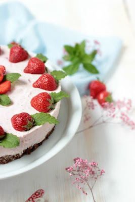 Erdbeer-Minz-Torte mit Müsliboden , ganz ohne backen* 3