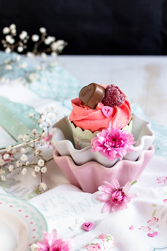 Himbeer-Schoko Cupcakes für Verliebte - eine Rezeptidee zum Valentinstag oder Muttertag 1