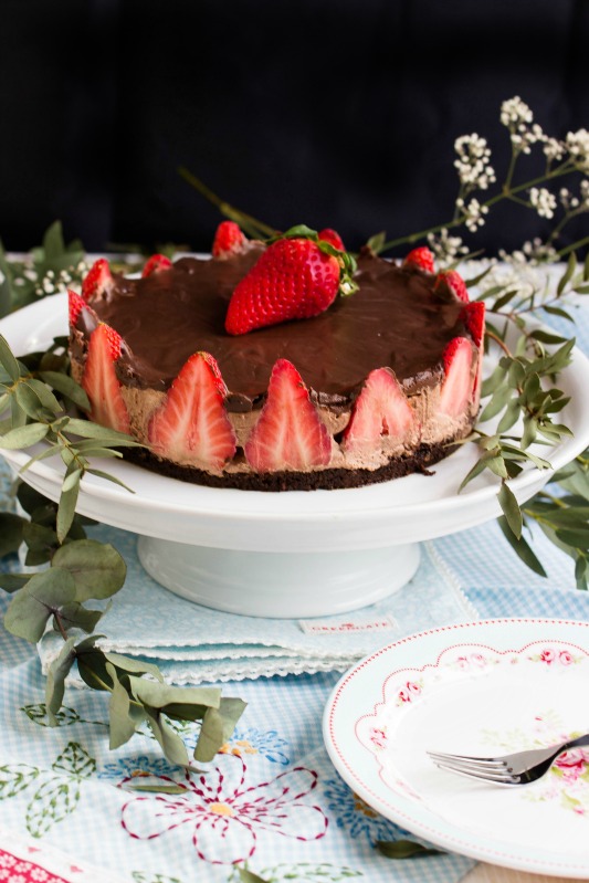 Glutenfreie Erdbeer-Schokomousse Torte 30