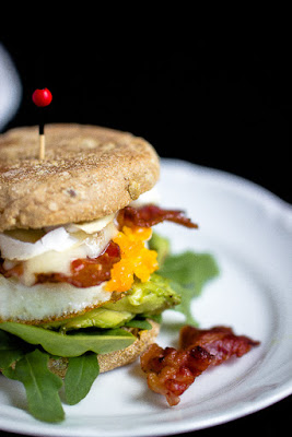 Herzhafter Frühstücksburger mit Speck und Camembert - "Mein Frühstücksglück" 24