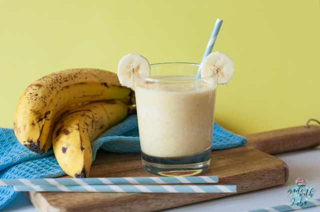 Gesunder Bananen-Mango Smoothie