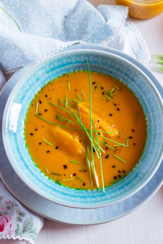 Aromatische Möhren-Orangen Suppe mit 4 Toppings 4